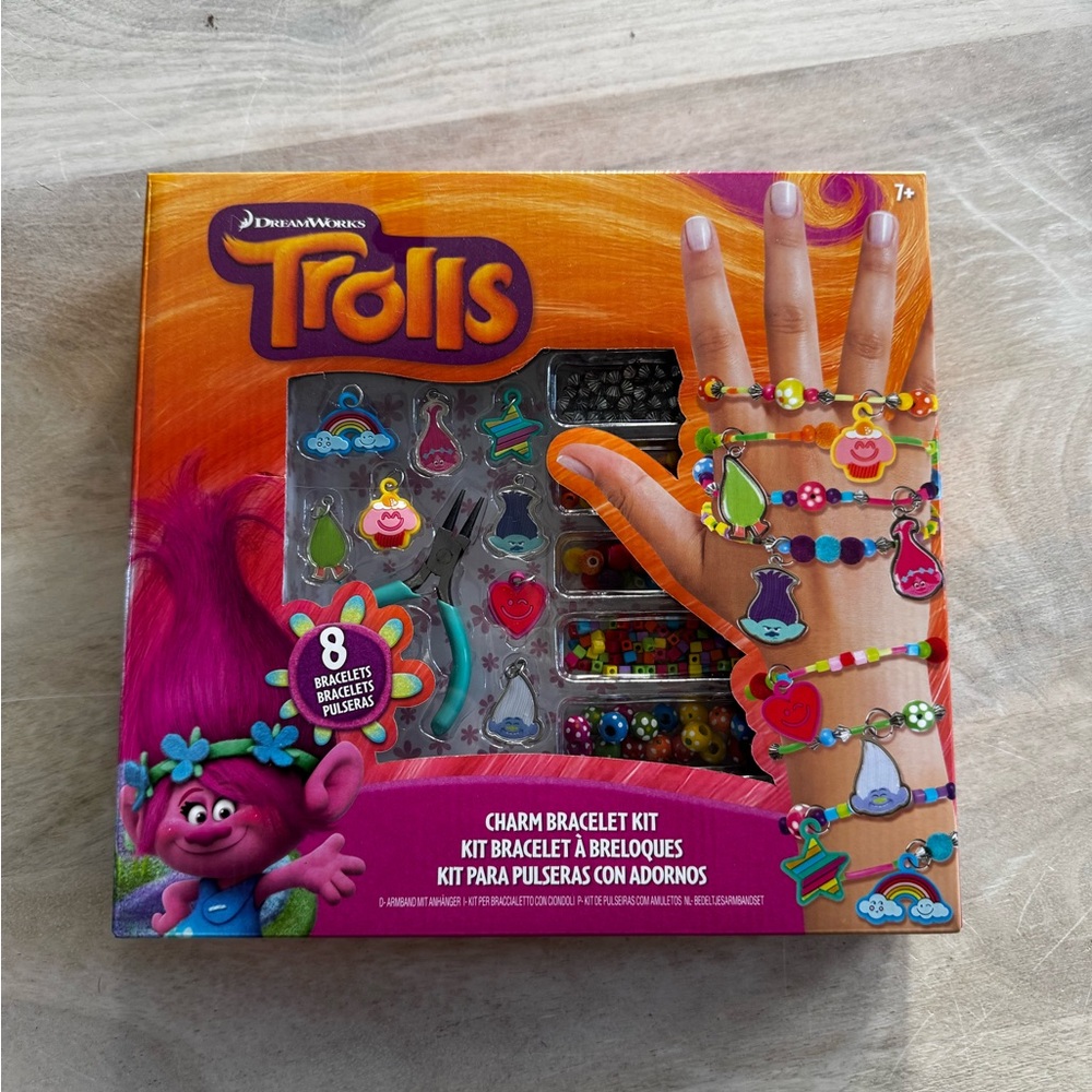 DreamWorks Trolls Charm Bracelet Kit by Fashion Angels new in box